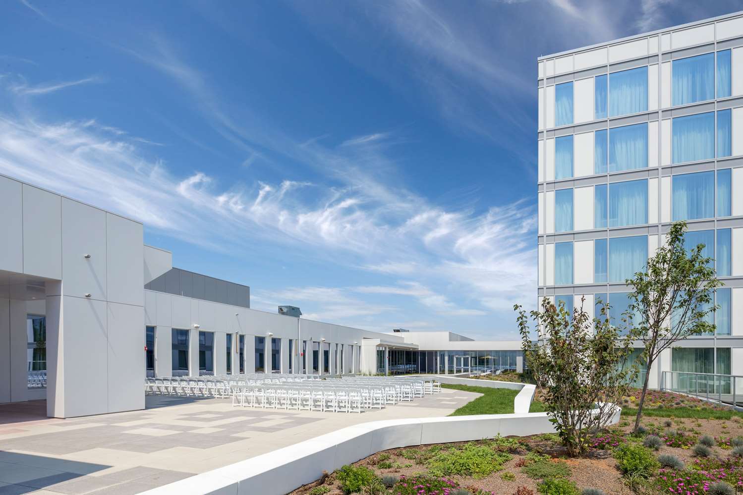 The Summit Hotel Cincinnati Exterior foto